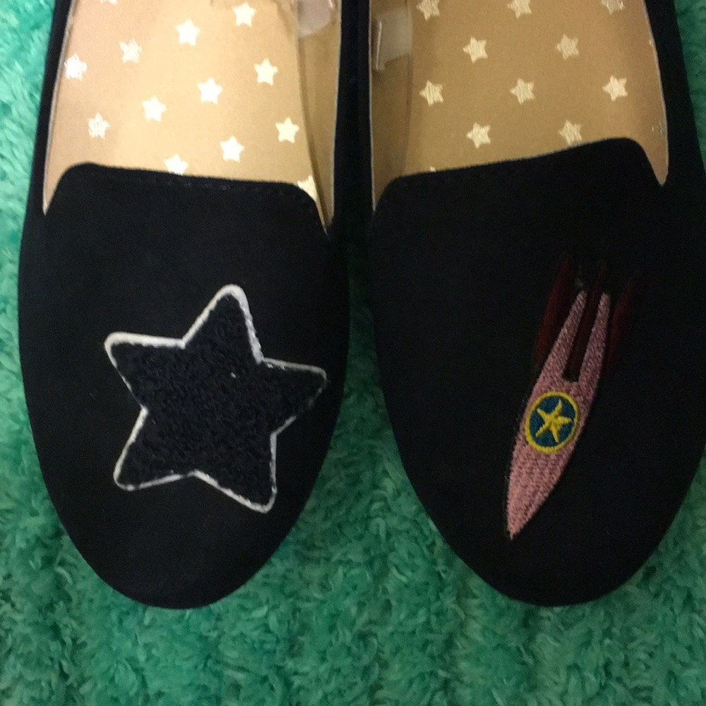 Shoes - Picture 2 of 4